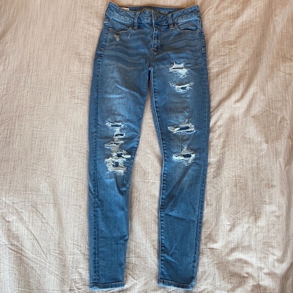 American Eagle Ripped Jeans High Rise - Picture 3 of 3